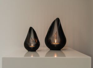 Svícny černé Glowbus Growdrop M, kovový svícen - malý, černý - luxusní kovový designový svícen na čajovou svíčku